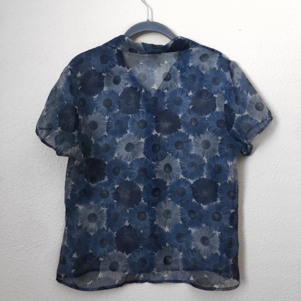 ❌SOLD❌Vintage sheer daisy top - Picture 4 of 4